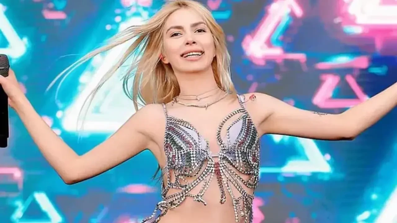 Aleyna Tilki çekimin ortasında öyle bir şey yapmış ki... Reklamcı anlattı, duyanlar şaşırdı 1