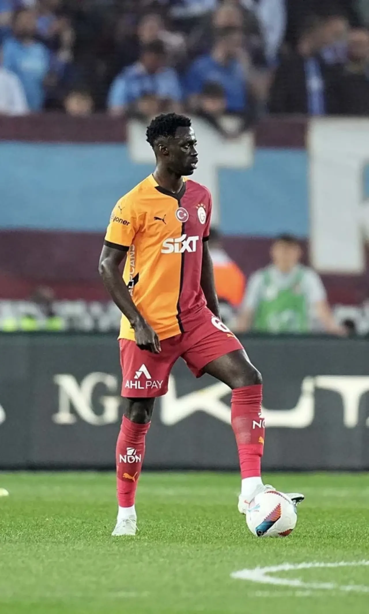 Galatasaray, 19 milyon euro değerindeki yıldızının sözleşmesini uzatmaya hazırlanıyor! 2
