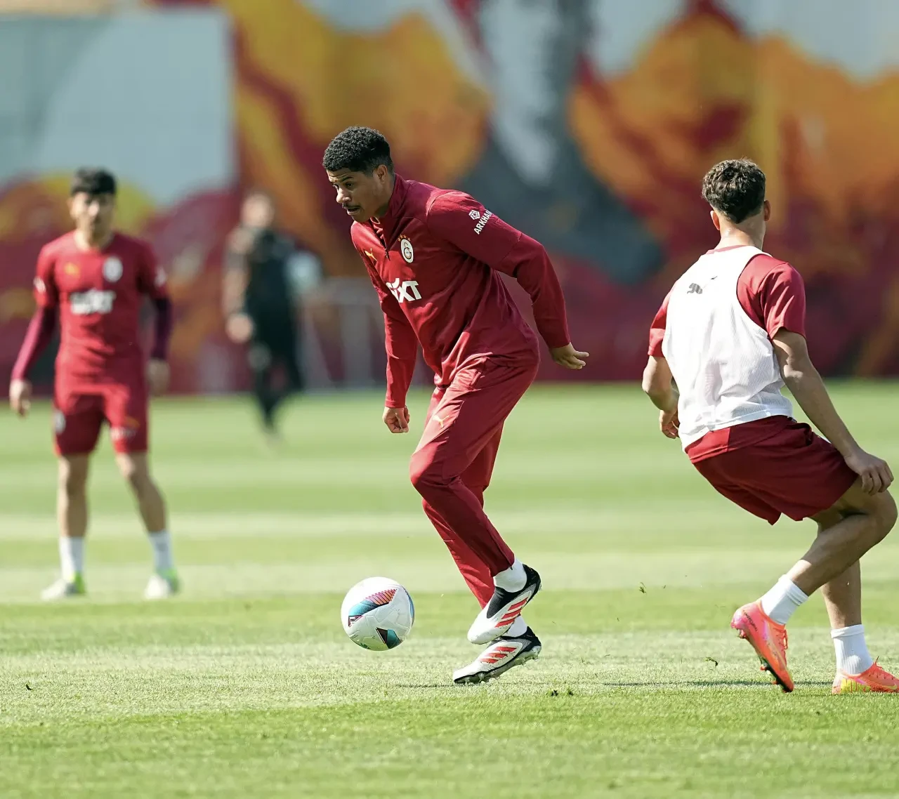 Galatasaray'da gözler Beşiktaş derbisinde