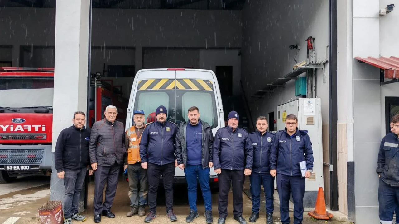 Çayeli Belediyesi, okul servis araçlarına denetim yaparak belgeleri kontrol etti!