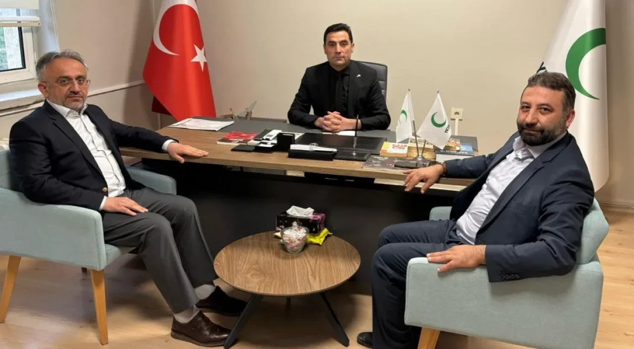 Müftü Danacı'dan Yeşilay'a ziyaret: İşbirliği ve projeler masaya yatırıldı!