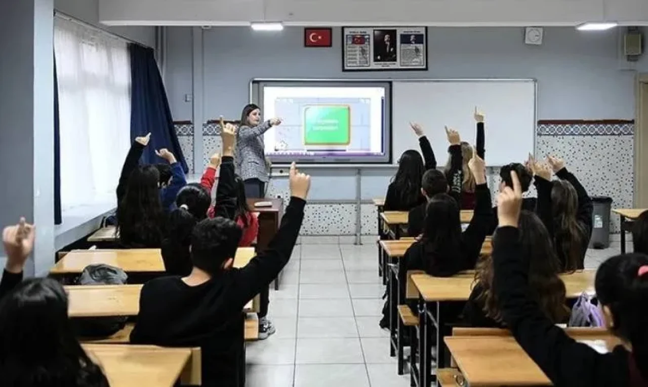15 bin öğretmen atama Tarih Öğretmeni kaç kişi alınacak 2025? Tarihten kaç atama yapılacak?