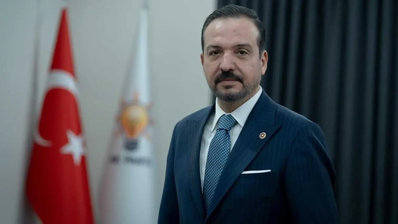 Türk dünyası hedefini siyasi çıkarla akamete uğratmaya çalışmak hiçbir siyasi partiye yakışmıyor