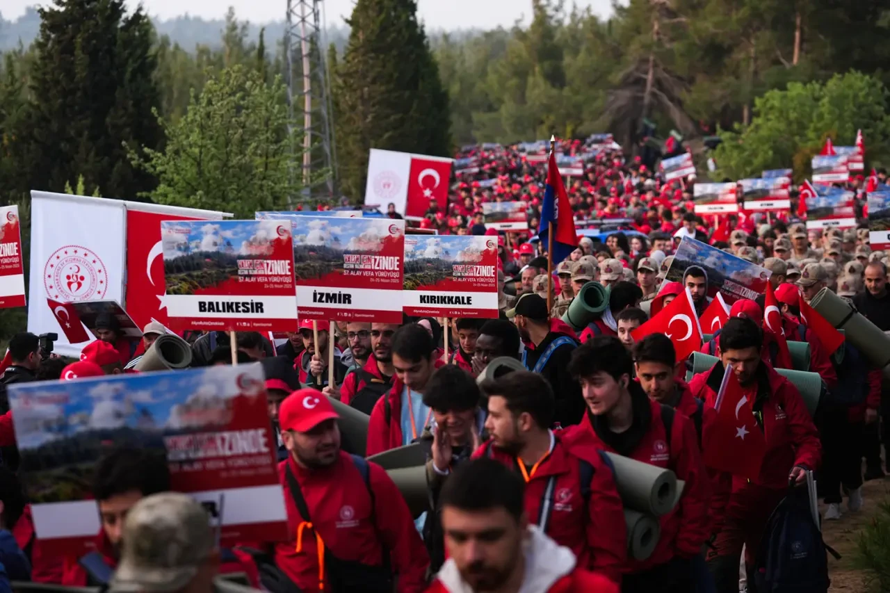 Gelibolu Yarımadası'nda 57. Alay Vefa Yürüyüşü başladı