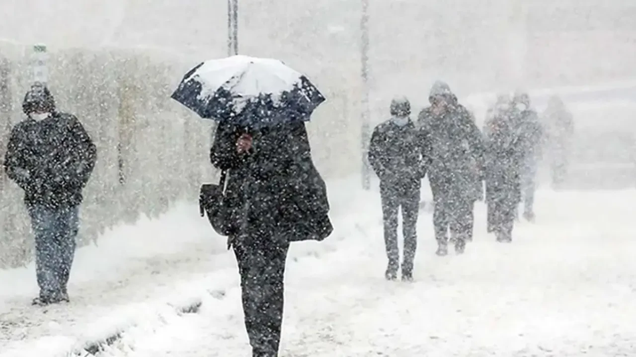 Hava sıcaklıkları ne zaman artacak? Meteoroloji'den sağanak ve kar uyarısı
