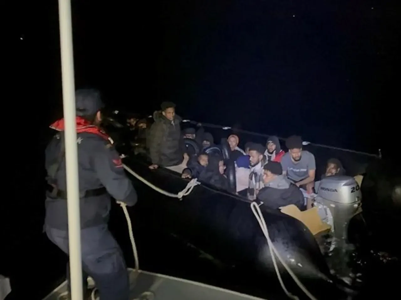 Urla'da 36 düzensiz göçmen yakalandı
