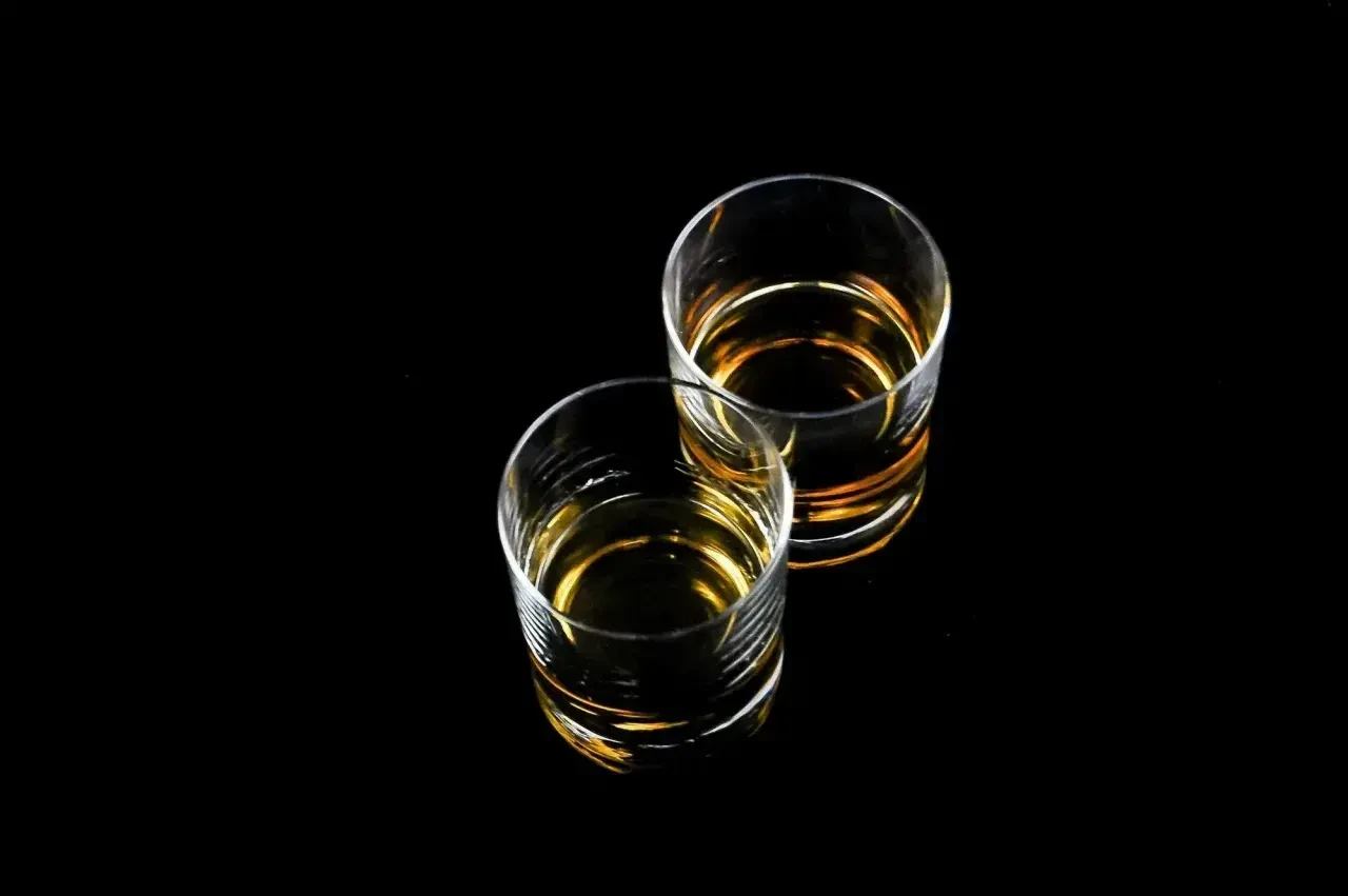 Viski Fiyatları 2025! Red Label, 50’lik, Chivas Regal, Jameson, Jack Daniel’s Ne Kadar? En Ucuz Viski Kaç TL?