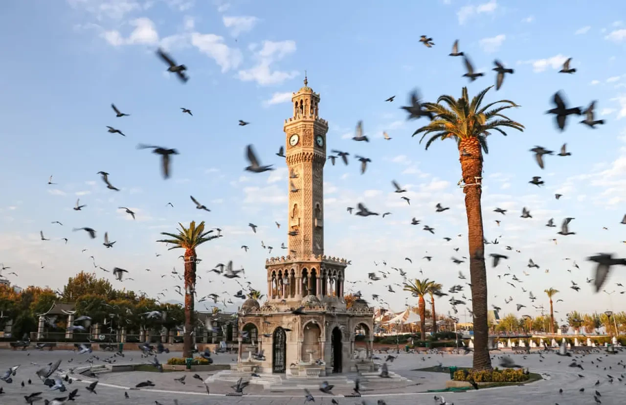 İzmir'de 23 bin işçi grevde: Ulaşımda aksamalar artıyor!