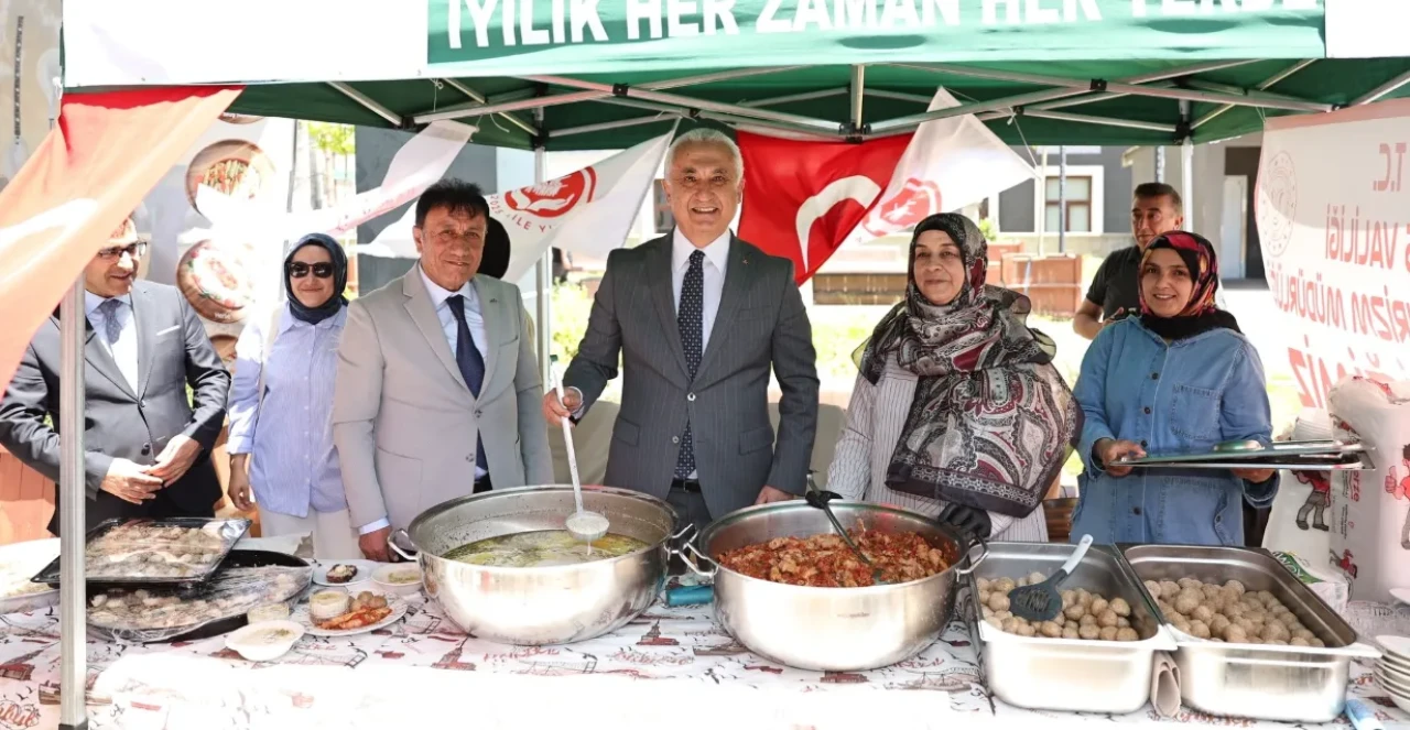 Muş’ta Türk Mutfağı Haftası Etkinlikleri Kent Meydanı’nda Devam Ediyor