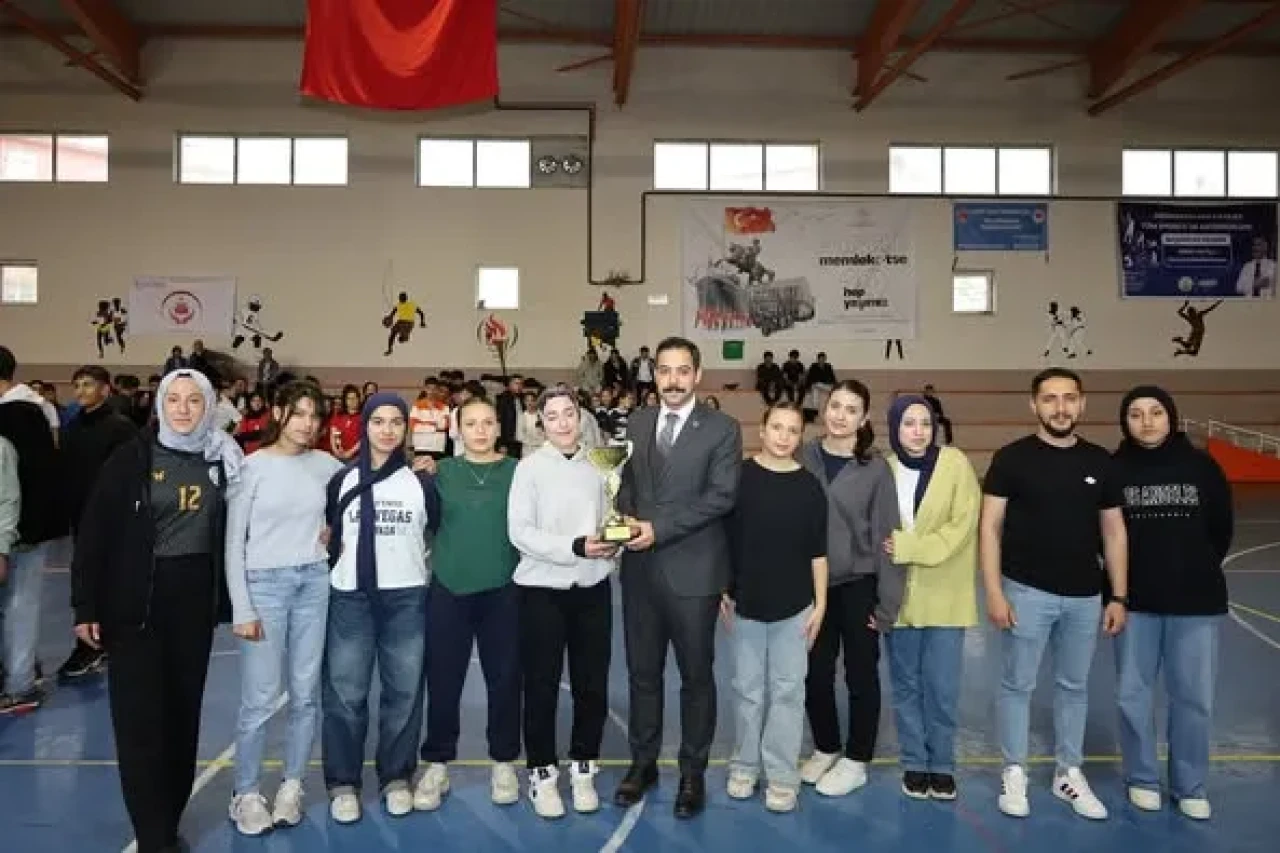 Bitlis’te 19 Mayıs Coşkusu: Güreş ve Boks Turnuvalarıyla Gençler Sahne Aldı