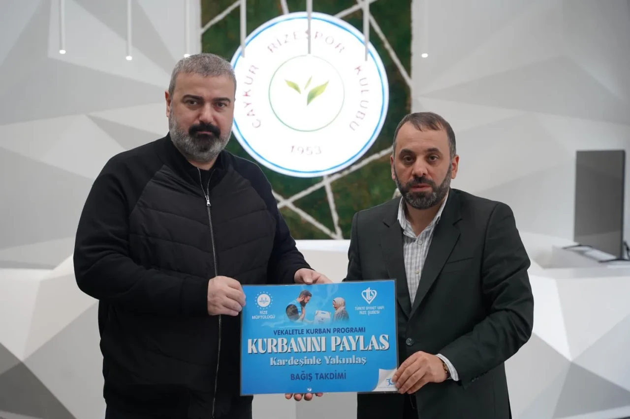 Çaykur Rizespor Kulüp Başkanı İbrahim Turgut’tan Türkiye Diyanet Vakfı’na kurban bağışı