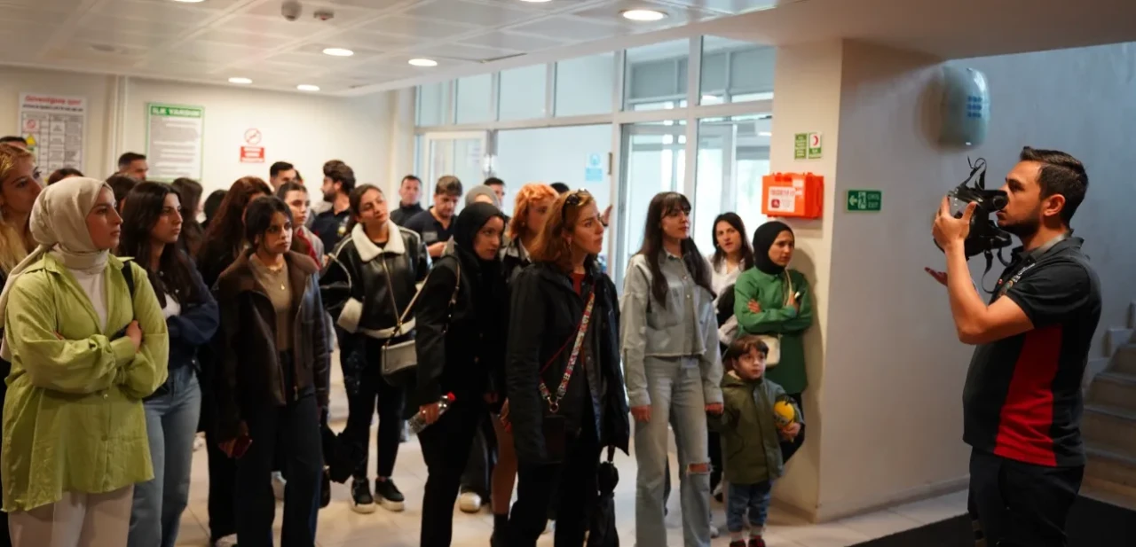 Sivil Havacılık Kabin Hizmetleri Programı Öğrencilerinden Muş Alparslan Havalimanı’na Teknik Gezi