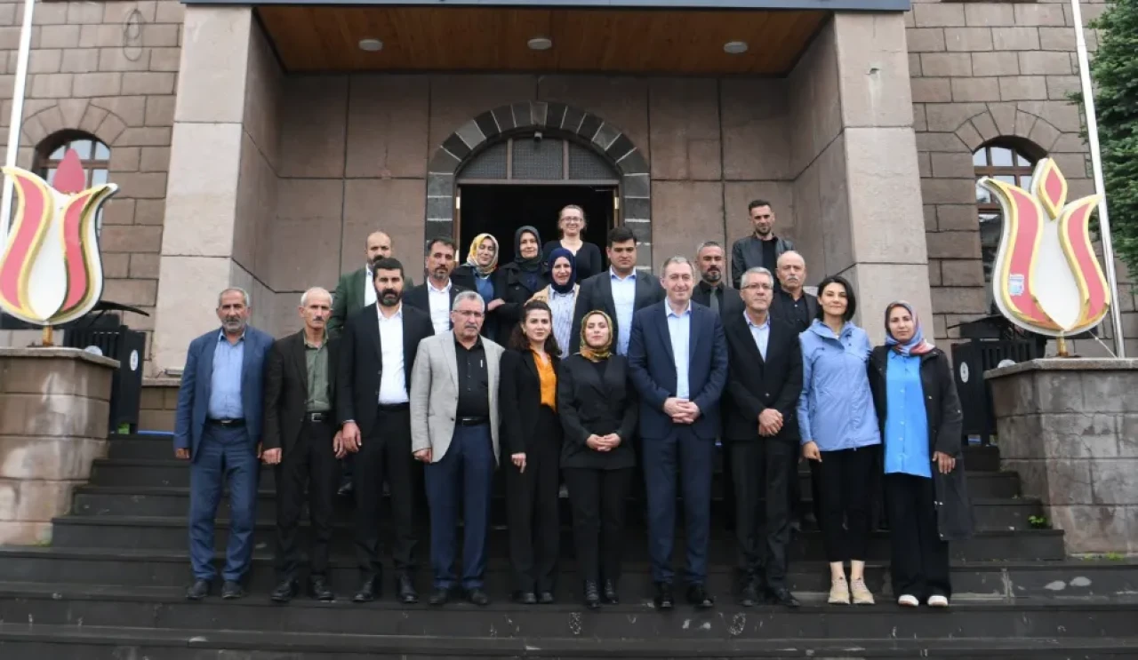 Tuncer Bakırhan'dan Muş Belediyesi'ne Ziyaret