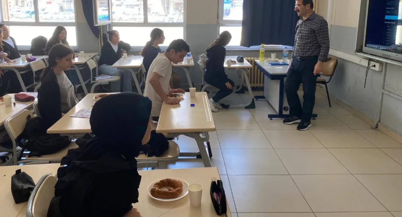 Artvin’de DYK Kurslarına Ziyaret: Öğrencilere Moral ve Motivasyon Desteği