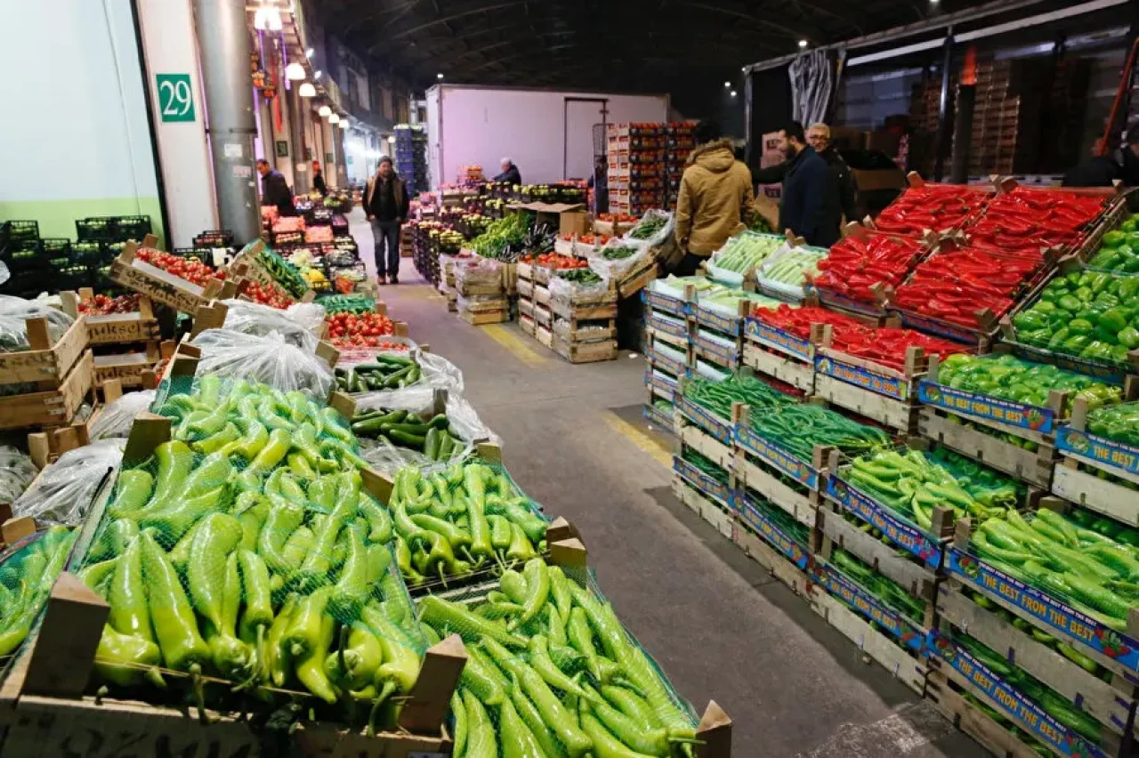 Ticaret Bakanlığı'ndan sebze meyve fiyatlarını düşürecek yeni kanun taslağı hazırlanıyor