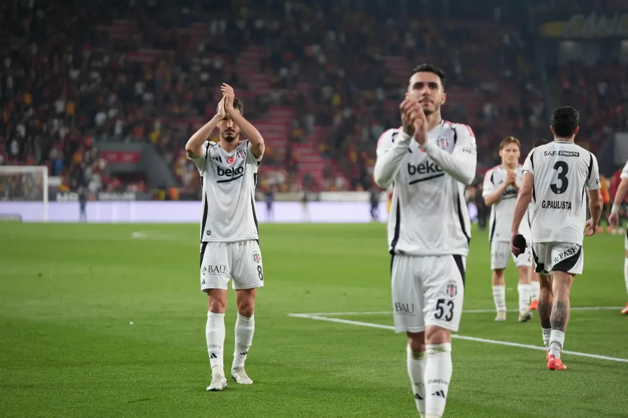 Beşiktaş'ta Emirhan ve Salih'in sakatlıkları doğrulandı!