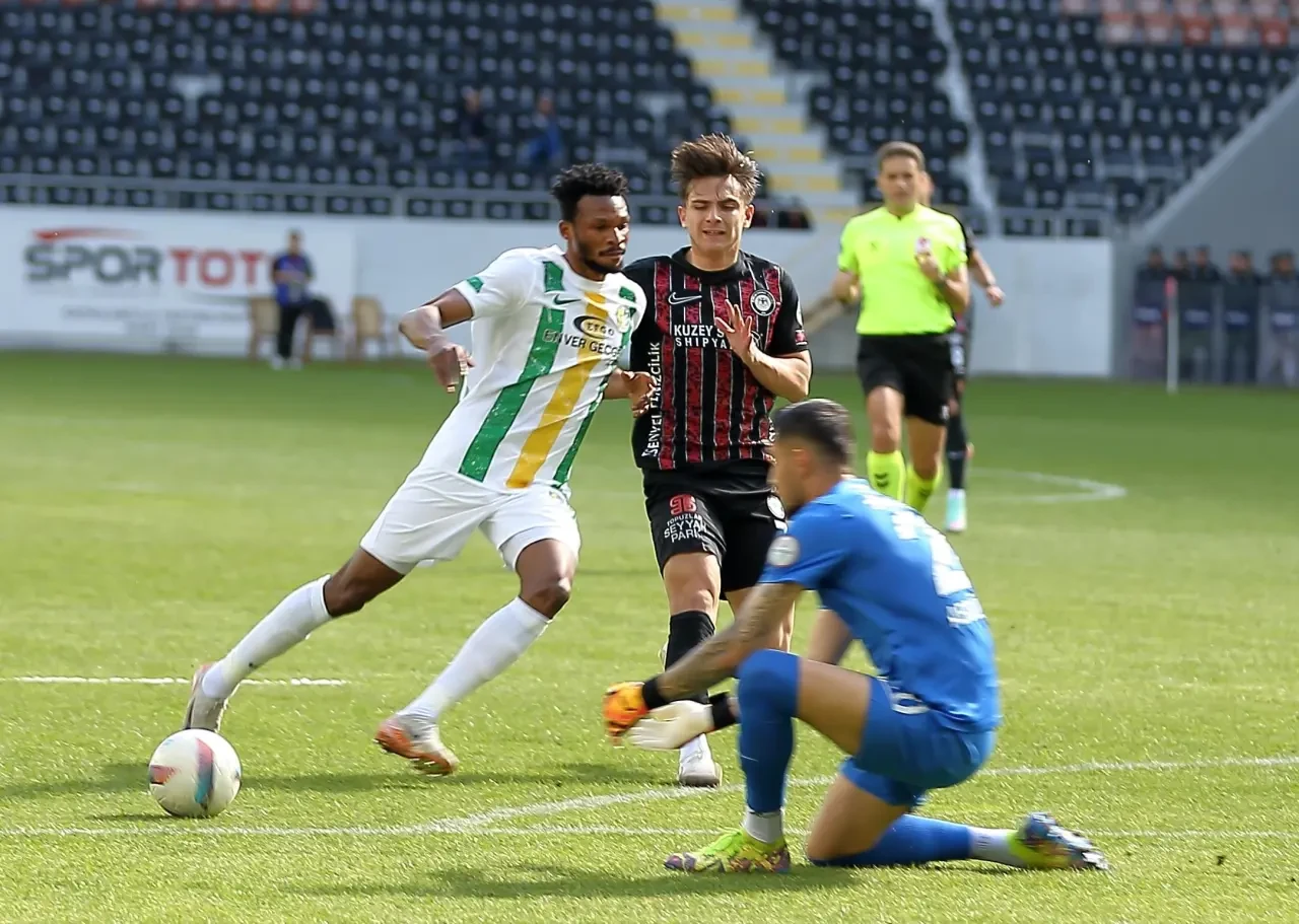 Çorum FK, Şanlıurfaspor'u 2-1 ile geçerek 1. Lig'de önemli bir galibiyet aldı!