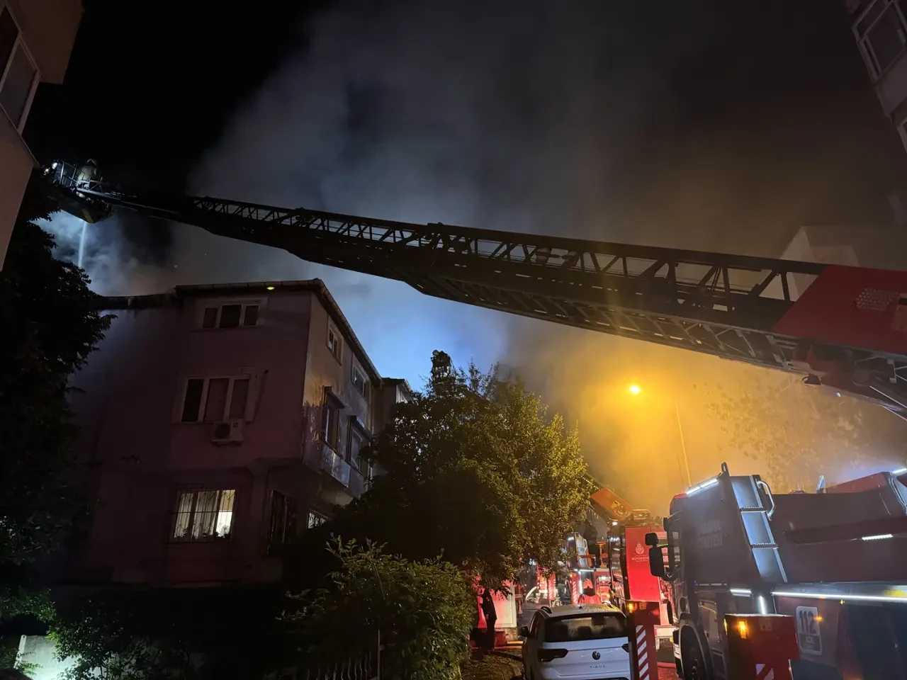 Rumeli Hisarı'ndaki anaokulunda yangın: 2 kişi dumandan etkilendi, itfaiye müdahale etti