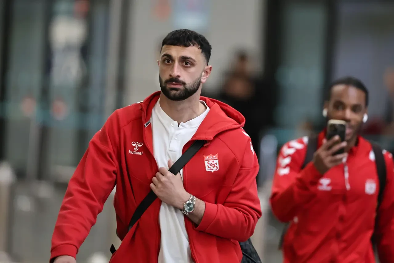Sivasspor, Galatasaray ile kritik maç için İstanbul'a geldi!