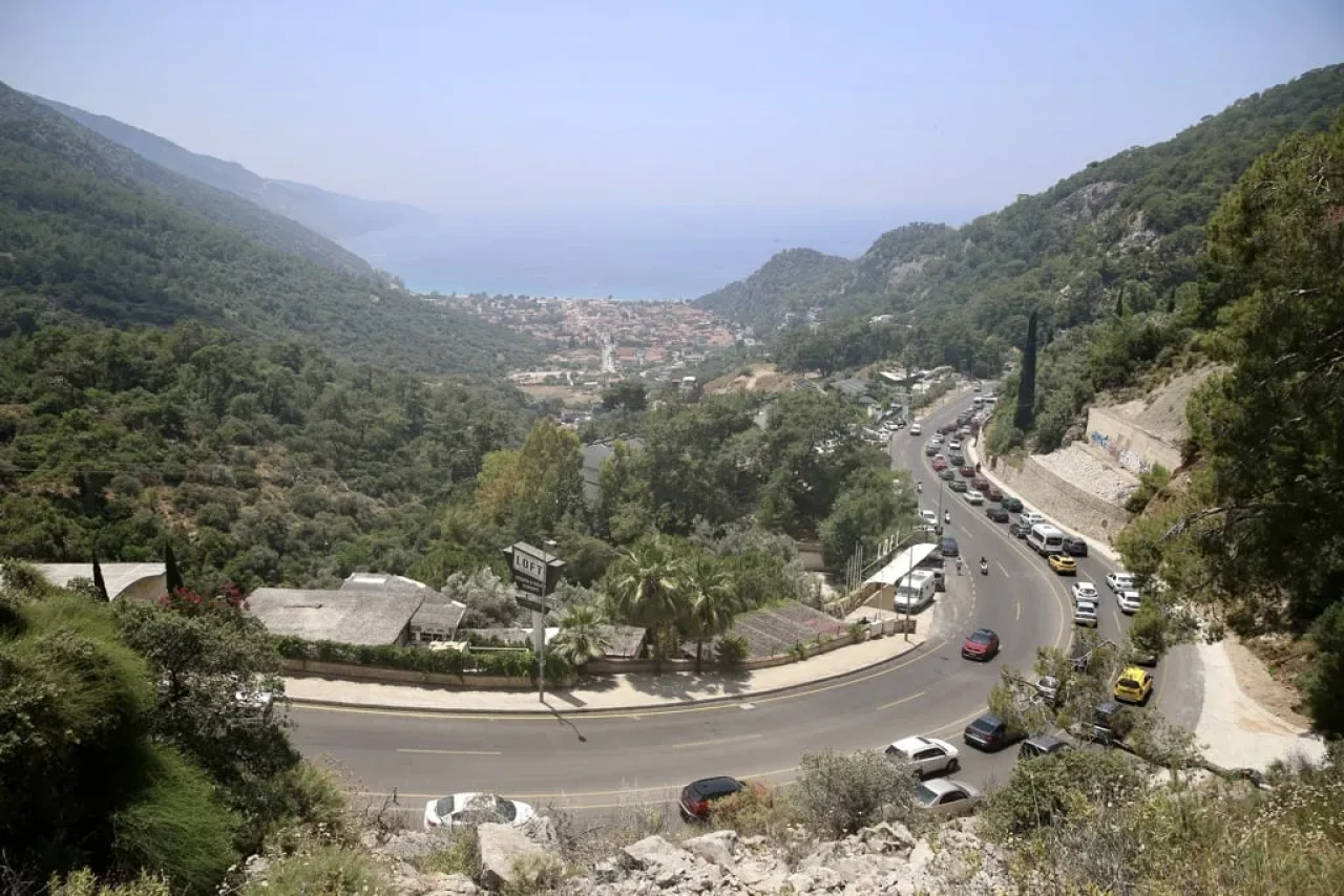 Kurban Bayramı'nda Muğla'da plajlarda yoğunluk, 5 km araç kuyruğu oluştu!