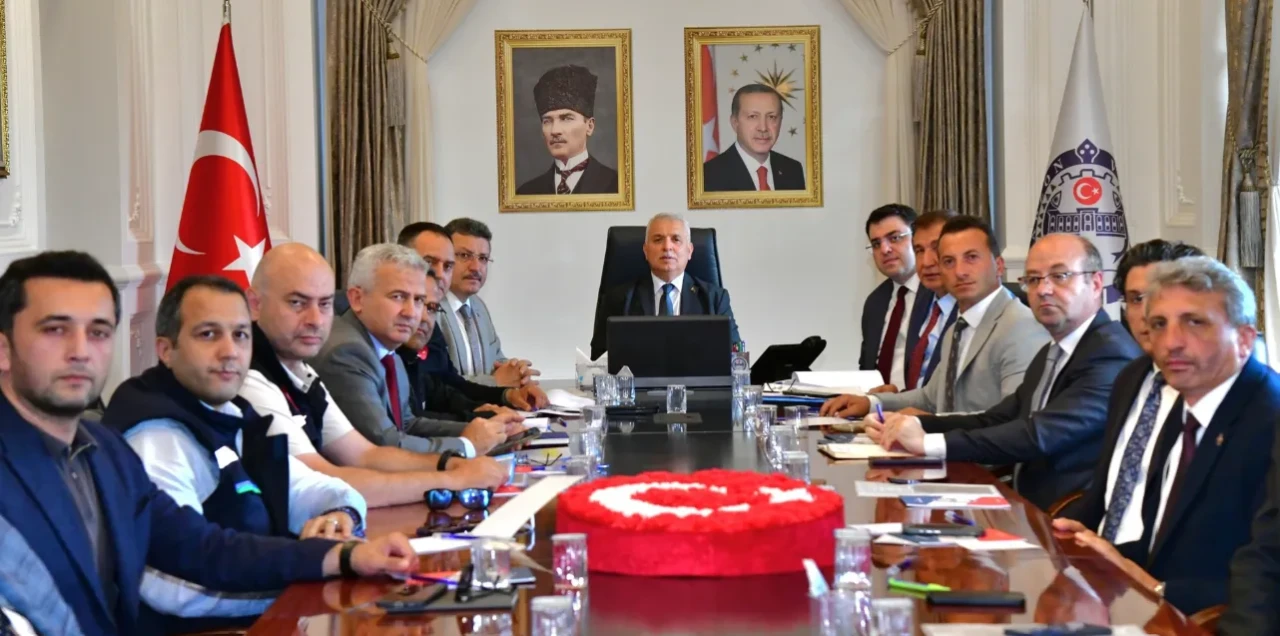 Trabzon'da Sel Afeti Değerlendirildi: Afet ve Acil Durum Koordinasyon Kurulu Toplantısı Yapıldı