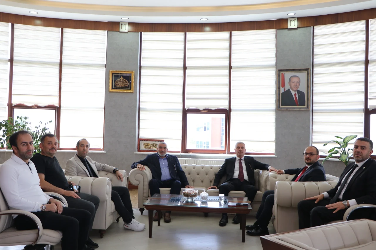Cumhurbaşkanı Başdanışmanı Oktay Saral’dan Muş Alparslan Üniversitesi Rektörüne Ziyaret