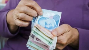 Ev hanımlarına emeklilik müjdesi! Yeni düzenleme ile sosyal güvence sağlanacak
