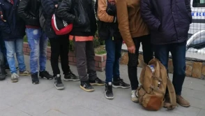 Edirne ve Kırklareli'nde 24 düzensiz göçmen yakalandı, işlemleri tamamlandı.