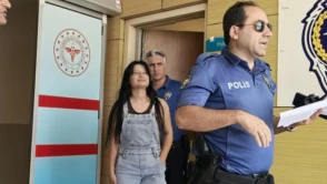 Sosyal medya tartışması kavgaya dönüştü, genç kadın bıçakla yaralandı