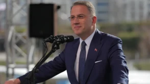 Kanserle mücadele eden Beylikdüzü Başkanı Çalık, hastaneye kaldırıldı; evde infaz talep ediliyor.