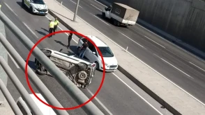 Kahramanmaraş’ta Trafik Kazası: Araç Yan Yattı, Yaralı Yok