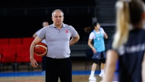 TBF, A Milli Kadın Takımı Başantrenörü Ekrem Memnun ile yollarını ayırdı