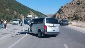Erzincan'da trafik kazası: 12 yaşındaki çocuk hayatını kaybetti, dört kişi ağır yaralı