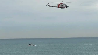 Sarıyer'de denizde kaybolan iki gencin arama çalışmaları helikopter ve dronla devam ediyor