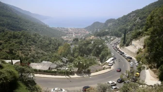 Kurban Bayramı'nda Muğla'da plajlarda yoğunluk, 5 km araç kuyruğu oluştu!