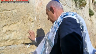 Netanyahu, Ağlama Duvarı'nda Trump için dua etti: 'İsrail halkı yaşıyor' dedi