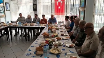 Van'ın lezzetleri ve kültürü, İzmir'de düzenlenen kahvaltıda büyük beğeni topladı.