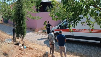 Adıyaman'da silahla eşi öldüren 65 yaşındaki zanlı gözaltında, aile içi şiddet trajedisi yaşandı.