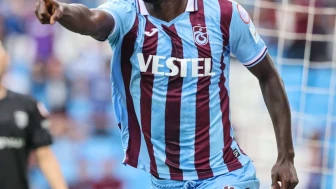 Trabzonspor Paul Onuachu'yu 7 milyon euroya transfer etti, pazartesi Trabzon'da sağlık kontrolünden geçecek.