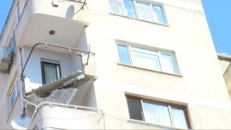 Maltepe'de 8. kattaki balkon çöktü, ölü veya yaralı yok; bina tahliyesi bekleniyor