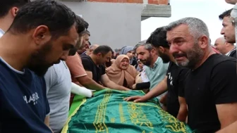 Oltu'daki göçükte hayatını kaybeden 3 işçi, gözyaşlarıyla son yolculuğuna uğurlandı