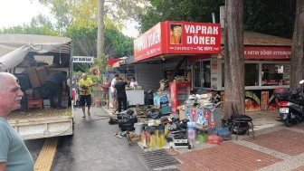 Antalya'da "Simitçi Baba" yangını önleyerek büyük bir felaketi engelledi