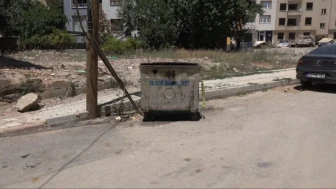 Yabancı anne bebeğini çöp konteynerine attı, esnaf durumu fark edip polisi çağırdı