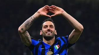 Hakan Çalhanoğlu'nun Inter'deki geleceği netleşti, Galatasaray'la temaslar sona ermiş gibi görünüyor.