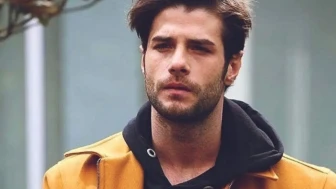 Berk Cankat: Grafik Tasarımdan Tiyatroya Uzanan Başarılı Yolculuk