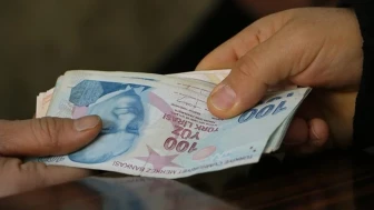 Emekliler, yapılacak yüzde 16,67'lik zamı yetersiz buldu; "Sadaka gibi" dediler.