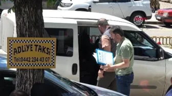Erzurum'da eşi bıçaklayarak ağır yaralayan saldırgan adliyeye sevk edildi
