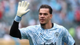 Ederson: Modern Kaleciliğin Yüzü, Manchester City ile Zirveye Ulaştı