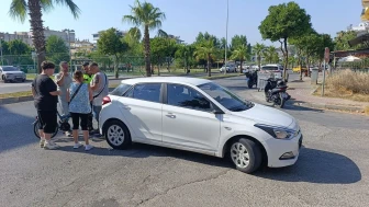 Manavgat'ta motosiklet ve otomobil çarpıştı, sürücü yaralandı