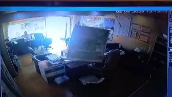 Hatay'da muhtarlık ofisinde asma tavan çökmesi, büyük bir facianın eşiğinden dönüldü